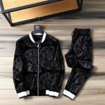 2026秋冬 ヴェルサーチコピーブランド ヴェルサーチVERSACE 人気 ランキング ジンシロン セット しっかり暖かな感じ 大花プリント