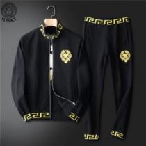 おしゃれに絶大な人気の ジャージセット プリント柄 人目を惹くデザイン 2026秋冬 ヴェルサーチVERSACE ヴェルサーチ偽物ブランド