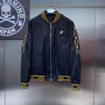 ヴェルサーチコピー 抜群な楽チン感ある大定番 2026秋冬 中わたジャケット ヴェルサーチVERSACE ジャケット 高級感漂わせる