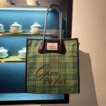 ヴィヴィアン ウエストウッド VIVIENNE WESTWOOD シンプル＋多機能 2色可選 ウエストウッド コピー ブランド 実用性に溢れるアイテム デニム 2026秋冬 トートバッグ 非凡な容量.94.
