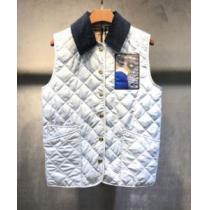 ダウンジャケット ベスト バーバリースーパーコピー 魅惑 2026秋冬 バーバリー BURBERRY 立体的な衿元 適度な厚み