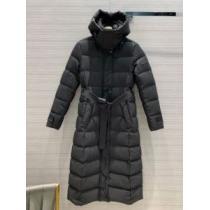 フード部分は取り外し可能 バーバリーコピーブランド 2026秋冬 バーバリー BURBERRY 大人のセンスを感じさせる 2色可選 ダウンジャケット ロングコート