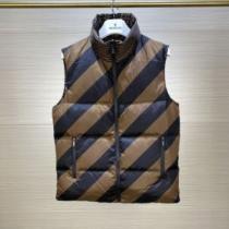 2025秋冬 フェンディ FENDI 軽くて暖かい フェンディブランド コピー 大好評 ダウン&フェザー ベスト リバーシブル仕様