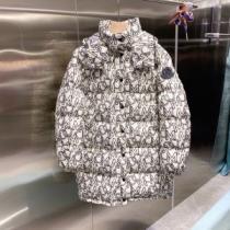 2色可選 存在感のある モンクレールコピー ブランド 2026秋冬 モンクレール MONCLER ダウンジャケット 袖にロゴ付 フィルパワーの高い