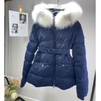 目玉商品 2026秋冬 モンクレールスーパーコピー シルエットの美しい服 モンクレール MONCLER ダウンジャケット ラクーンファー付きダウンコート 