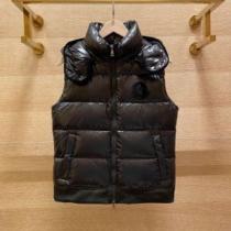 セレブ風 2026秋冬 モンクレール MONCLER モンクレールコピー 防風性に優れ ブランド ベスト ダウンジャケット フードづき 