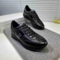ランニングシューズ アルマーニ ARMANI 大好評 アルマーニコピー 2026秋冬 汚れも目立ちにくい クッション加工 ロードジョグ 優しい履き心地 リゾートスタイル 高機能防滑ソール