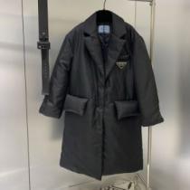 ベルトづき 身体を保温できる ダウンジャケット プラダブランドコピー 2026秋冬 プラダ PRADA 強い魅力を感じる一枚 すっきり着膨れしない