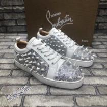 2026秋冬 クリスチャンルブタン Christian Louboutin カジュアルシューズ　最安値に挑戦 クリスチャンルブタンブランド コピー 優しい履き心地 オリジナル 大人の雰囲気抜群 スタッズ