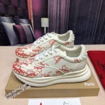 オリジナル 2026秋冬 クリスチャンルブタン Christian Louboutin 2色可選 チロリアンテープ 優しい履き心地 クリスチャンルブタンコピーブランド コスパ最高のプライス スタイリッシュな印象 スニーカー