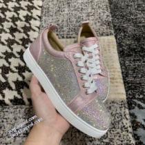 優しい履き心地 クリスチャンルブタン Christian Louboutin 上品に着こなせ フラットシューズ 2026秋冬 ファッション 人気 クリスチャンルブタンコピー 飽きの来ない オリジナル