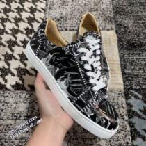 カジュアルシューズ 高機能防滑ソール リゾートスタイル クリスチャンルブタン Christian Louboutin 優しい履き心地 クリスチャンルブタン偽物ブランド 耐久性に優れ 2026秋冬 汚れも目立ちにくい 