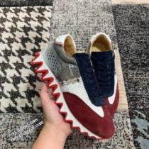 人気商品登場 クリスチャンルブタン Christian Louboutin ファッション 人気 ロードジョグ 足馴染みのいい スニーカー クッション加工 クリスチャンルブタンコピー 2026秋冬 カラーソール