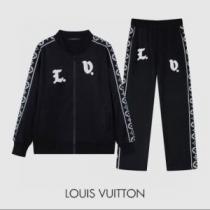 2026秋冬 ルイ ヴィトン LOUIS VUITTON セットアップ上下 オリジナルプリント 秋の定番 ルイ ヴィトンブランド コピー 最安値に挑戦
