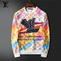 魅力ファッション 2026秋冬 プルオーバーパーカー ルイ ヴィトンコピー ブランド ルイ ヴィトン LOUIS VUITTON 迷彩総柄 幅広いジャンル 英字 2色可選