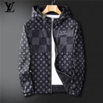 2026秋冬 ルイ ヴィトン LOUIS VUITTON 豊富なサイズ ルイ ヴィトンブランド 偽物 通販 フード付きコート ブルゾン 軽量ジャケット 英字