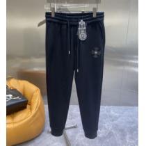 クロムハーツブランド コピー 2026秋冬 肌触りのいい チノパン どんなポーズでもしっかりフィットする クロムハーツ CHROME HEARTS
