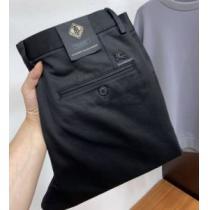 2色可選 バーバリースーパーコピー 上品な輝きを放つ形 チノパン 2026秋冬 バーバリー BURBERRY 重宝するアイテム これからの季節の必須ボトムス