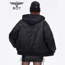 2026秋冬 ボーイロンドン BOY LONDON 保温効果は抜群 ボーイロンドンブランド コピー 人気商品登場 ライトダウンジャケット 使い勝手が良く フードづき 着心地よい ポケットづき 着心地がクセになる
