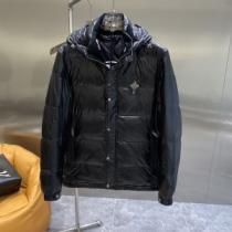人気新品★超特価★ クロムハーツコピー 2025秋冬 クロムハーツ CHROME HEARTS フィルパワーの高い ライトダウンジャケット 使い勝手が良く フードづき 撥水性がある ポケットづき プリント柄 汚れしにくい 