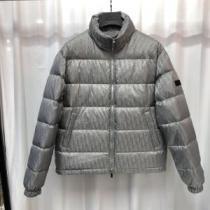 セレブ愛用の超人気商品 ディオール DIOR 5色可選 ディオールコピー ブランド 2026秋冬 ライトダウンジャケット フィルパワーの高い ステンカラー 使い勝手が良く カジュアルに着こなせるデザイン