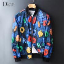 ディオールスーパーコピー 代引 ブルゾン 2026秋冬 堪能できるコート ディオール DIOR 完成度の高い逸品 ジャケット 中わたジャケット 鮮やかな配色 プリント柄 おしゃれな装い こだわりのコート 