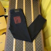 2026秋冬 フェンディ FENDI フェンディブランド 偽物 通販 ランキング1位 ジーンズ バックポケット付 こだわりのオリジナルデニム 人気メンズデニム 絶大な人気を誇る