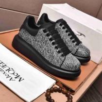 2026秋冬 アレキサンダー マックイーン alexander mcqueen 女性にも男性にも適応 着用 リゾートスタイル オックス ブランドコピー 人気ブランド カジュアルシューズ