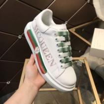 2026秋冬 アレキサンダー マックイーン 着心地抜群 alexander mcqueen コピー商品 着用 ロードジョグ カジュアルシューズ 女性にも男性にも適応 高機能防滑ソール 飽きの来ない