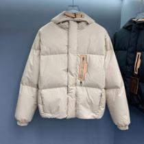 ポケットづき ルイ ヴィトン LOUIS VUITTON 2色可選 耐久性のある ライトダウンジャケット 軽くて暖かい フィルパワーの高い ルイ ヴィトンブランド 偽物 通販 2026秋冬 