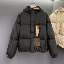 ポケットづき ルイ ヴィトン LOUIS VUITTON 2色可選 耐久性のある ライトダウンジャケット 軽くて暖かい フィルパワーの高い ルイ ヴィトンブランド 偽物 通販 2026秋冬 