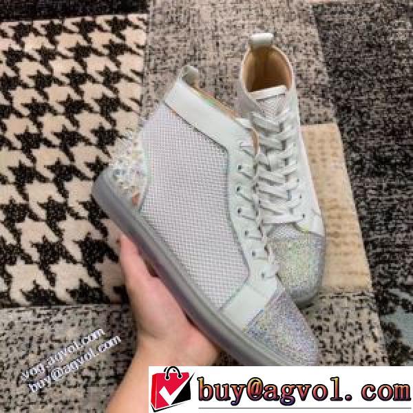 フラットシューズ 定番のアイテム クリスチャンルブタン Christian Louboutin 2025秋冬 スタッズ ナチュラルな素材感 クッション加工 クリスチャンルブタンコピー 