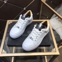 2色可選 フラットシューズ フィリッププレインスーパーコピー 激安 柔軟 フルグレインレザー 軽い履き心地 2026秋冬 フィリッププレイン PHILIPP PLEIN 秋冬 風合いが出る