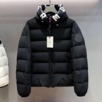 ふわふわな感触 風も通さない モンクレールコピー ブランド モンクレール MONCLER 2026秋冬 ライトダウンジャケット 2色可選