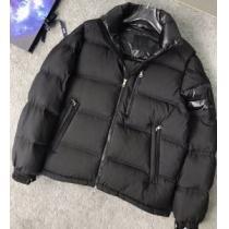 モンクレール MONCLER 2026秋冬 自信有りの一着 薄着でも十分過ごせるこの冬絶対に重宝する一着 モンクレールコピーブランド ダウンジャケット 2色可選
