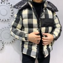 モンクレール MONCLER 軽量ダウンジャケット 保温効果は抜群 モンクレールブランド コピー 2026秋冬 快適な着心地をキープ