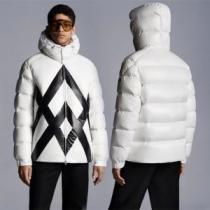 ダウンプレミアムダウンジャケット 冬物大人気SALE モンクレール MONCLER モンクレールスーパーコピー 激安 2026秋冬 防湿性に優れ