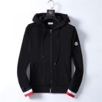モンクレールスーパーコピー 激安 コート 3色可選 2026新作 モンクレール MONCLER おしゃれに絶大な人気の 適度な厚み