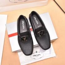 2026秋冬 プラダ PRADA 2色可選 ローヒール モカシン プラダスーパーコピー 上品上質 コスパ最高のプライス 軽い履き心地