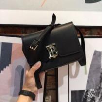 バーバリーコピー ファション性の高い 2026秋冬 バーバリー BURBERRY 手持ち&ショルダー掛け 2色可選 ロゴ金具付き 使い勝手のいいバッグ 牛革.48..48.