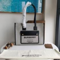 バーバリー BURBERRY シックスタイルに活躍 スーツにぴったり 2色可選 ファスナーポケット付 手持ち&ショルダー掛け 2026秋冬 バーバリー偽物ブランド.48..48.
