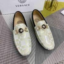 豊富なサイズ 2026秋冬 ヴェルサーチVERSACE ローファー スリップオン ヴェルサーチブランド 偽物 通販 滑りにくい 大人の雰囲気抜群