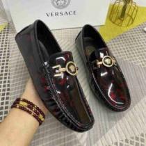 スタイリッシュな印象 2026秋冬 ヴェルサーチVERSACE ローファー 紐なし 汚れも目立ちにくい 脱ぎ履きしやすい/着脱しやすい ヴェルサーチコピー ブランド