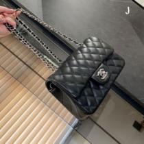 高級感を備えている 多色可選 ブランド コピーCH 今買い◎得 スーパーコピー 激安 バランスのいい大きさ 女性用の鞄 ショルダーバッグ 2026秋冬 .59.
