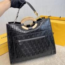 フェンディ FENDI 3色可選 活躍のバッグ フェンディブランド 偽物 通販 ハンドバッグ 女性用の鞄 メインルーム 優美なお出かけスタイル 2026秋冬.150.
