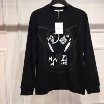 ジバンシィブランドスーパーコピー 2026秋冬 ジバンシー GIVENCHY プルオーバーパーカー 3色可選 綺麗に決まるフォルム！犬の頭図案 防寒 アウトドア系
