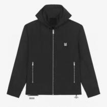 2026秋冬 ジバンシー GIVENCHY ブルゾン フード付きコート 個性的なデザ 楽に着用出来る ファスナポケットが斜めになっているデザイン ジバンシィブランドコピー