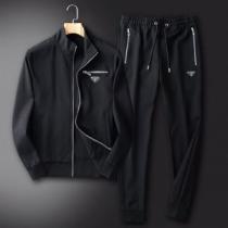 セットアップ上下 2026秋冬 プラダスーパーコピー プラダ PRADA セレブ愛用の超人気商品 スタンドネック 程よい厚み 汚れしにくい 
