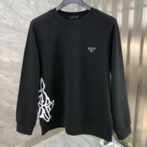 プルオーバーパーカー もっとも高い人気を誇る オリジナルプリント プラダ PRADA 大好評 プラダコピー 2026秋冬 ロゴパーカー 2色可選 