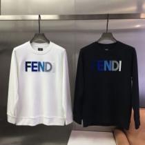 綺麗に決まるフォルム！プルオーバーパーカー 2色可選 2026秋冬 フェンディ FENDI フェンディブランドスーパーコピー ロゴパーカー ビンテージ感ある